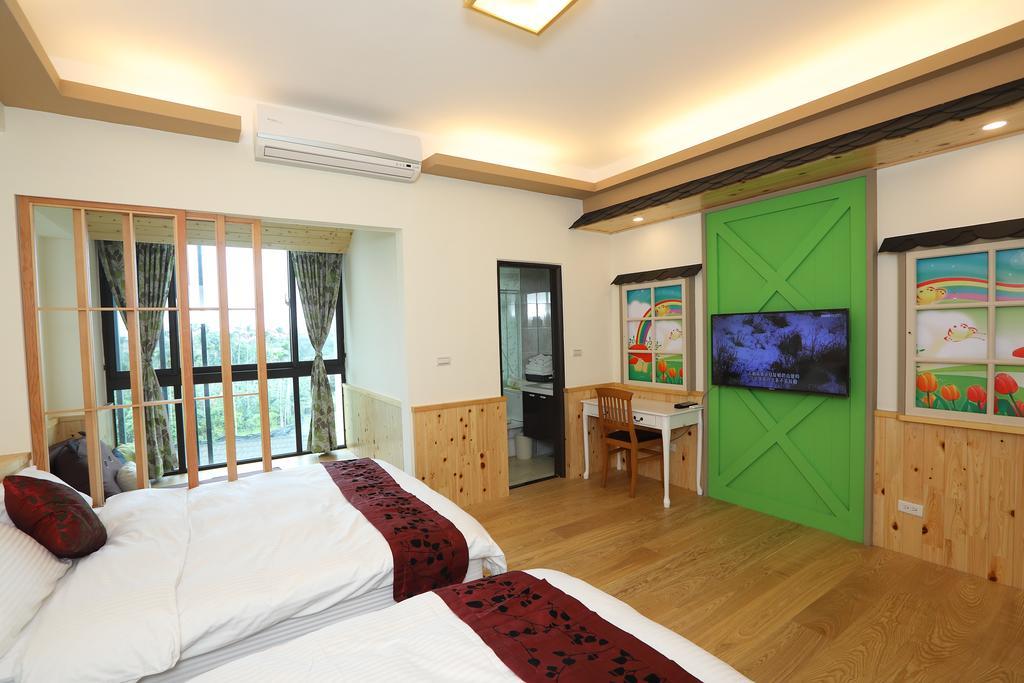 Bridge Bed And Breakfast Kota Hualien Bagian luar foto