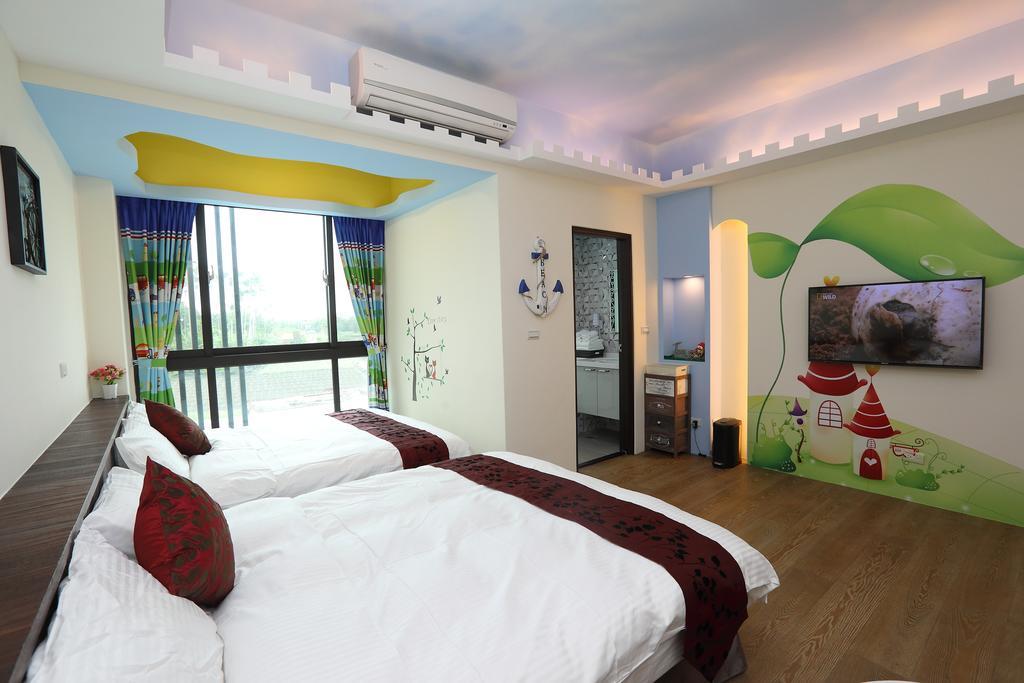 Bridge Bed And Breakfast Kota Hualien Bagian luar foto